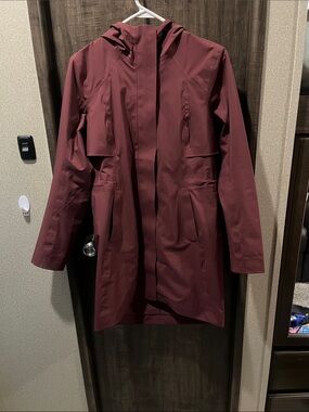 Lululemon Hooded Long Rain Coat in Burgundy